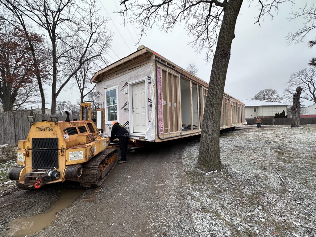 If the staging yard is close enough to the lot, the set crew can move the modules with their toter, instead of engaging a transportation company. Photo courtesy of David Allen