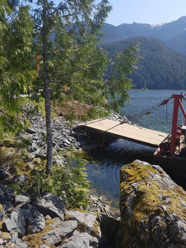 Another run-of-the-mill treacherous offloading challenge, this time onto
and over a rocky landing.
Photo courtesy of CIP Modular