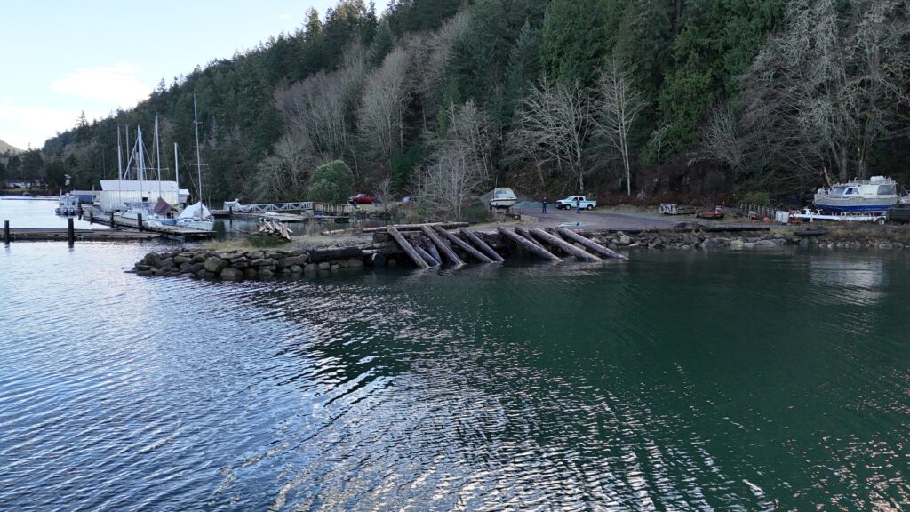 Note the makeshift landing location for a barge unloading on Saturna
Island, BC.
Photo courtesy of CIP Modular