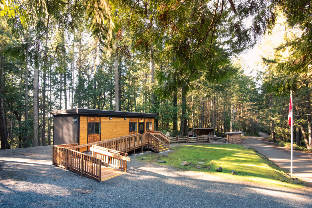 A custom-designed office for the Regional District of Nanaimo is located at Descanso Bay Campground on Gabriola Island, BC. From navigating tight ferry schedules to managing on-island delivery and positioning, every stage demanded precision and planning.. Photo courtesy of CIP Modular