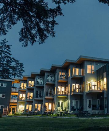 Stack Modular designed, manufactured, and installed this 43-suite hotel in Tofino, BC. Credit: Stack Modular